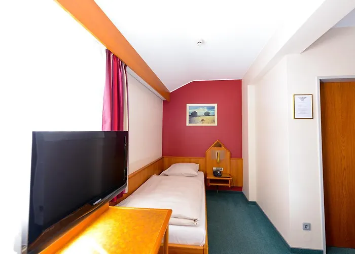 Hotel Christophe Colomb 3*