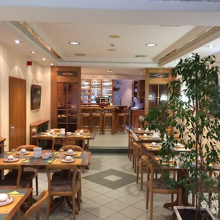 酒店 Christophe Colomb 3*