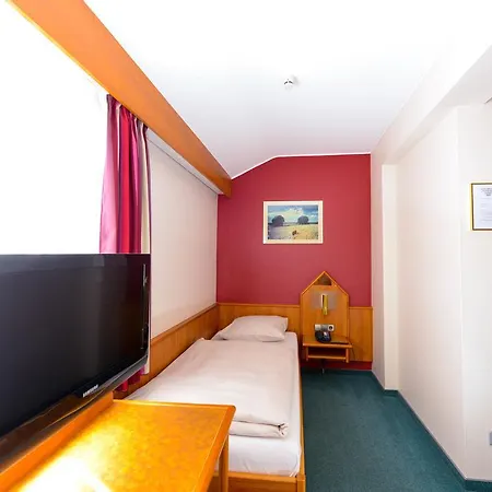 Hotel Christophe Colomb 3*