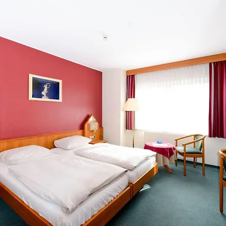 Hotel Christophe Colomb 3*