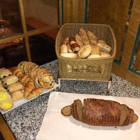 Hotel Christophe Colomb