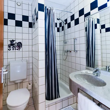 Hotel Christophe Colomb 3*